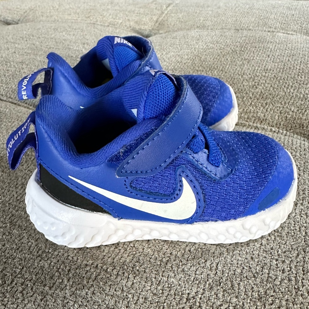 NEW Nike Revolution Blue Infant Shoes, Size 3